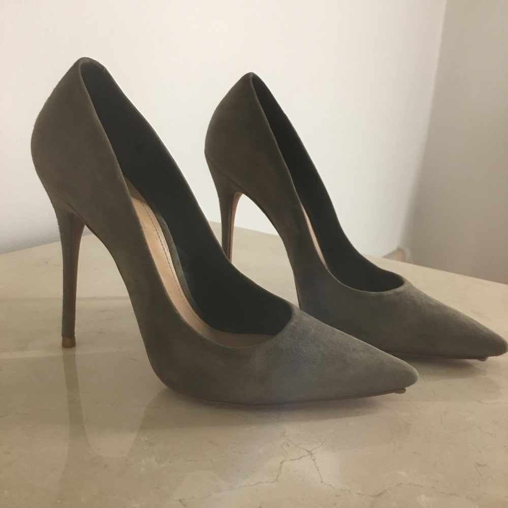Schultz Suede Pumps